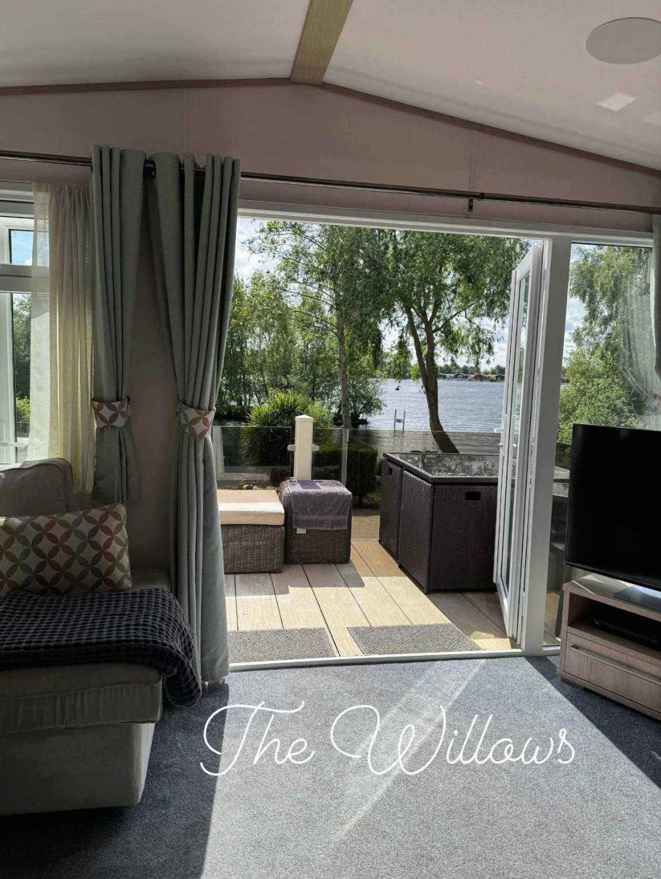 The Willows Jet Ski Lake View Tattershall Lakes Hotel ภายนอก รูปภาพ